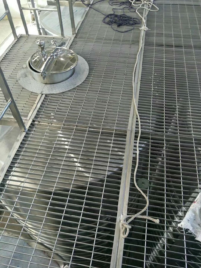 熱浸鋅鋼格柵平臺 熱浸鋅鋼格柵平臺