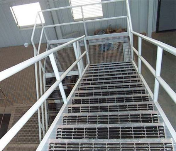 不銹鋼鋼格柵板踏步