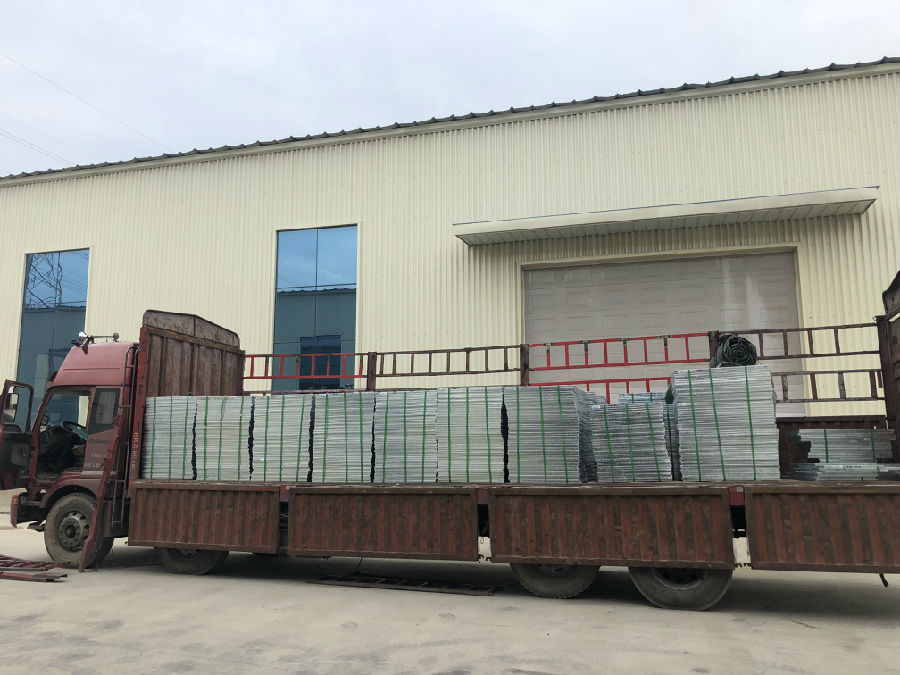 鍍鋅防滑鋼格柵板平臺(tái) 鍍鋅防滑鋼格柵板平臺(tái)