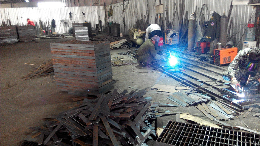 異形熱鍍鋅鋼格柵平臺