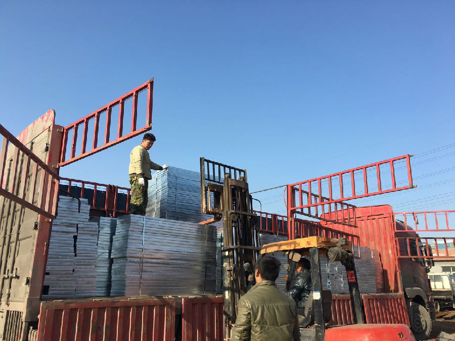 鍍鋅平臺(tái)插接鋼格柵踏步