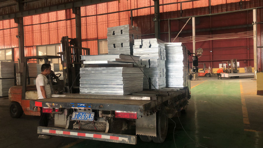 鍍鋅格柵板規(guī)格尺寸